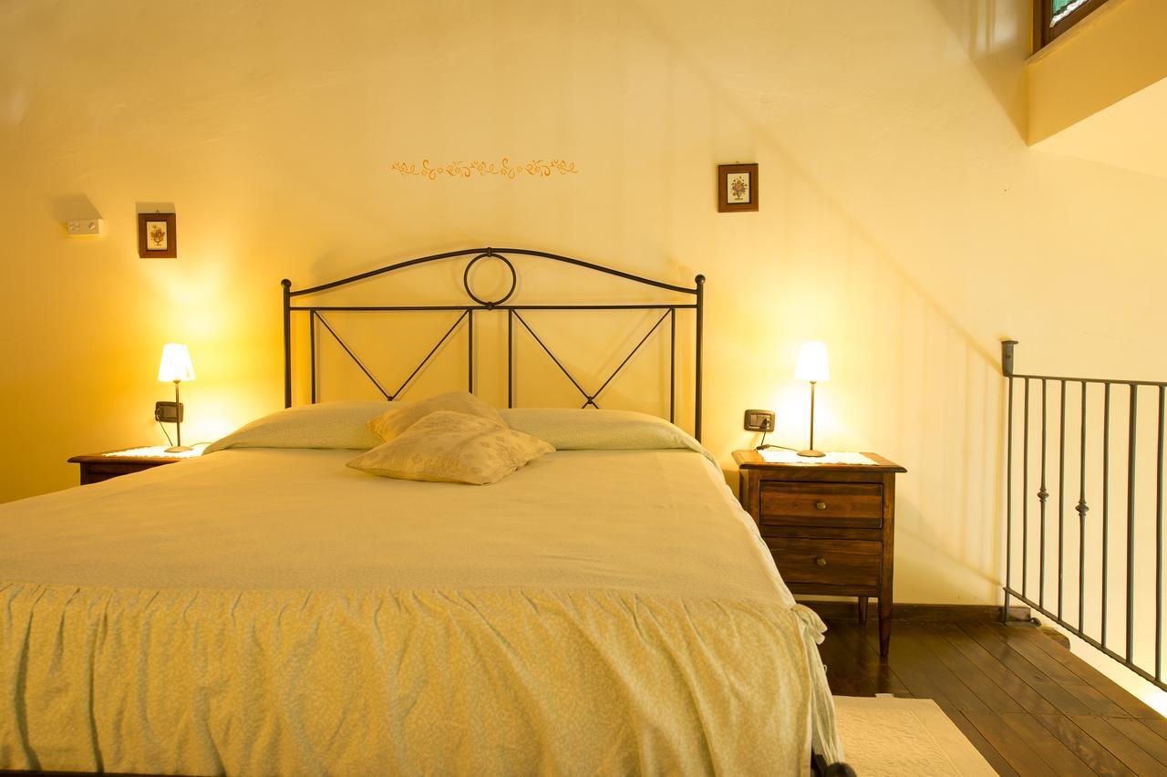 Agriturismo Poggio Corbello La Pesta Exterior photo